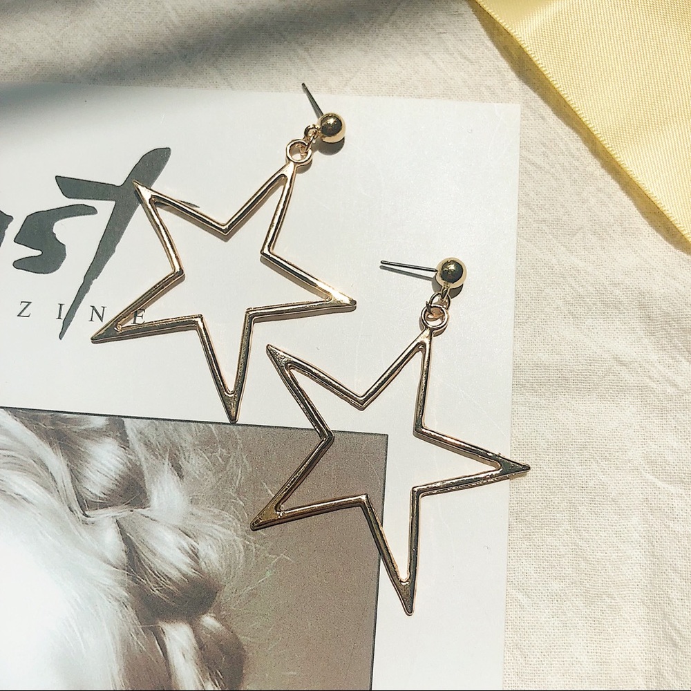 Gold Star ⭐️ Drop Earrings - Picture 2 of 5
